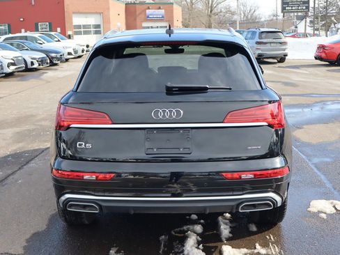 Used 2023 Audi Q5 e Premium w/ Convenience Package image 6