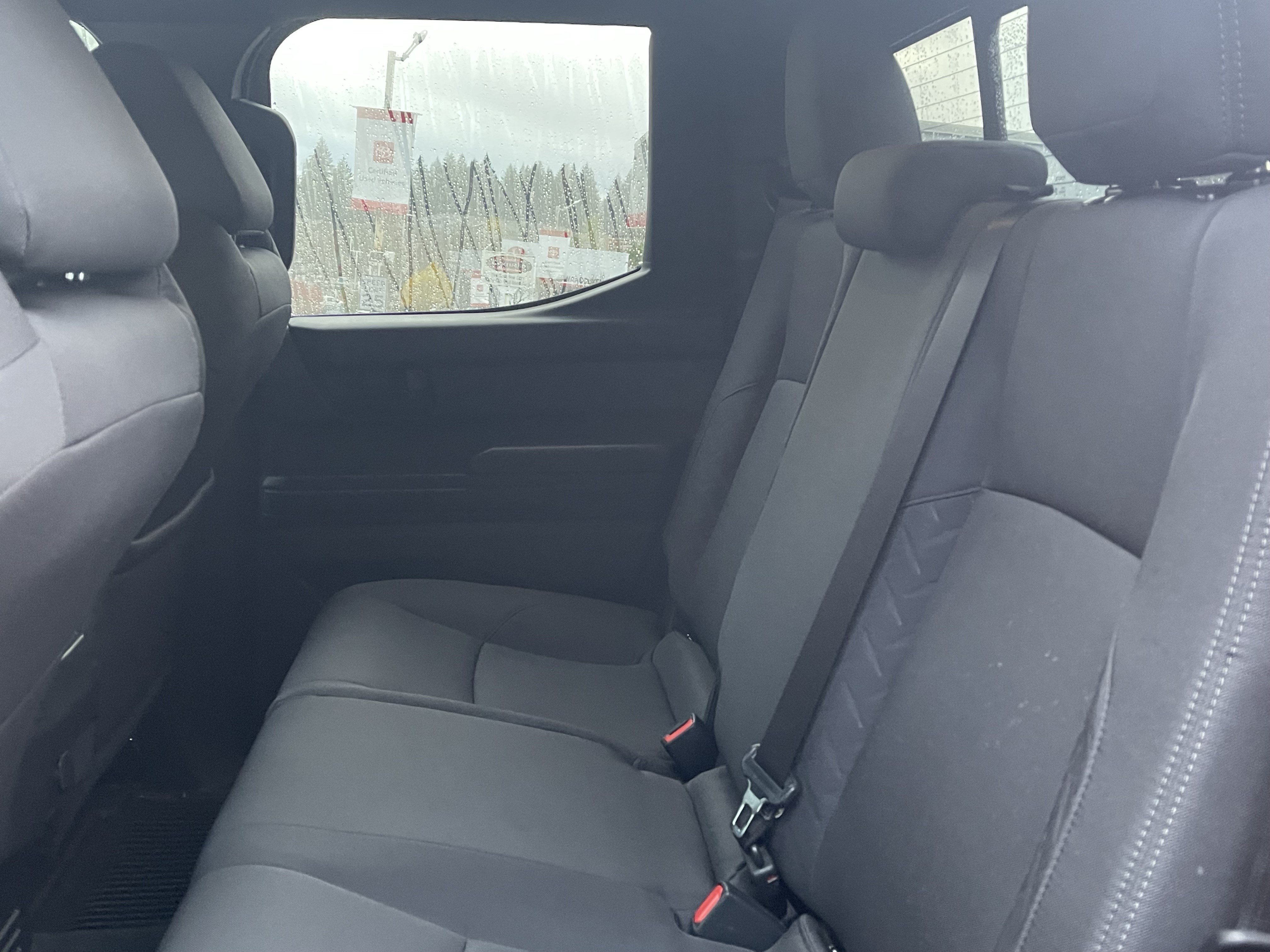 Used 2025 Toyota Tacoma SR5 AWD/4WD image 15