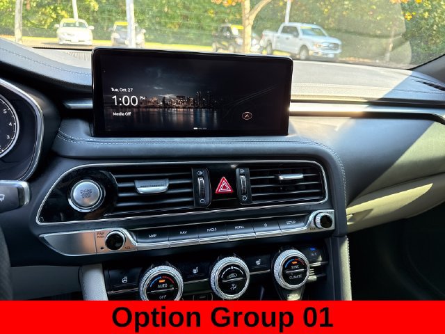 Used 2022 Genesis G70 2.0T AWD/4WD image 12
