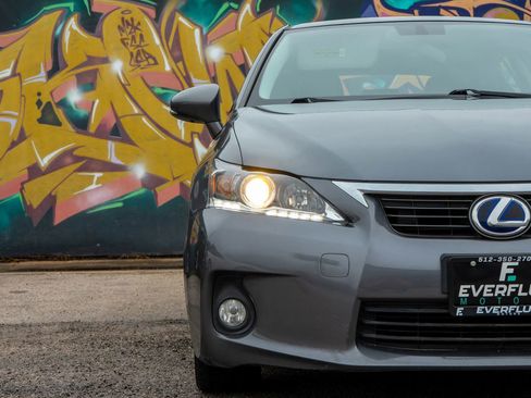 Used 2012 Lexus CT 200h Premium FWD image 18