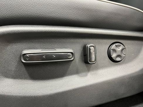 New 2026 Honda Odyssey Touring image 14