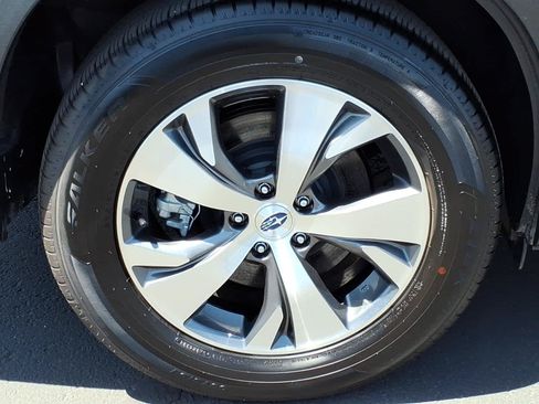 Certified 2025 Subaru Ascent Premium AWD/4WD image 10