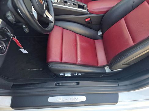 Used 2017 Porsche 718 Boxster RWD image 33