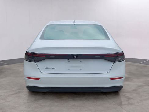 Used 2023 Honda Accord EX image 5