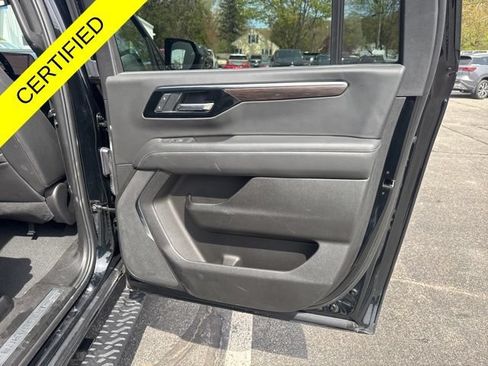 Used 2025 Chevrolet Suburban Z71 AWD/4WD image 27