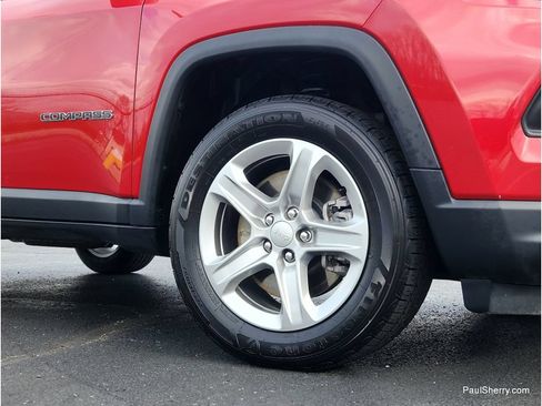 Used 2023 Jeep Compass Latitude AWD/4WD image 8