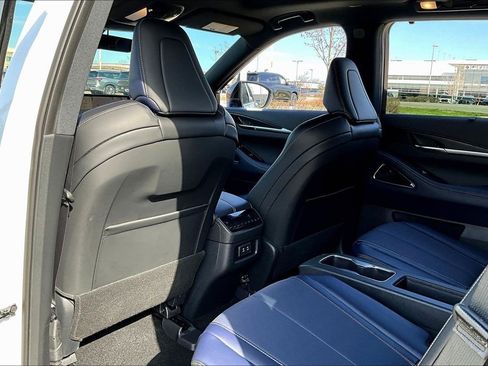 Certified 2026 INFINITI QX60 Sport w/ Dark Cargo Package AWD/4WD image 31