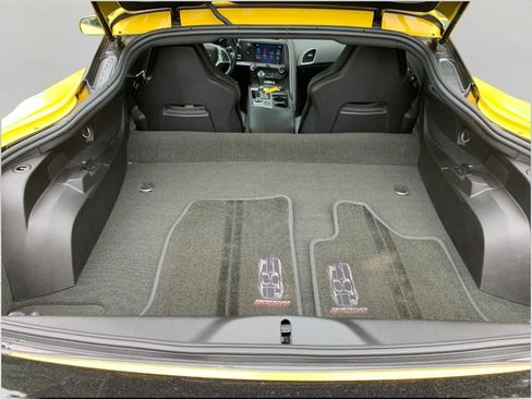 Used 2017 Chevrolet Corvette Grand Sport w/ Grand Sport Heritage Package RWD image 12