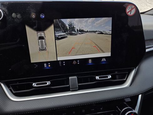 Used 2025 Chevrolet Equinox LT w/ Convenience Package II FWD image 13