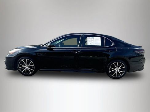 Used 2023 Toyota Camry SE image 10