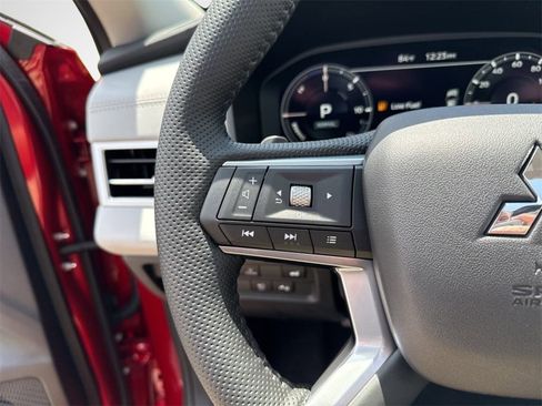 New 2025 Mitsubishi Outlander SEL image 37