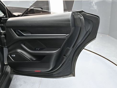 Used 2020 Porsche Taycan 4S image 39