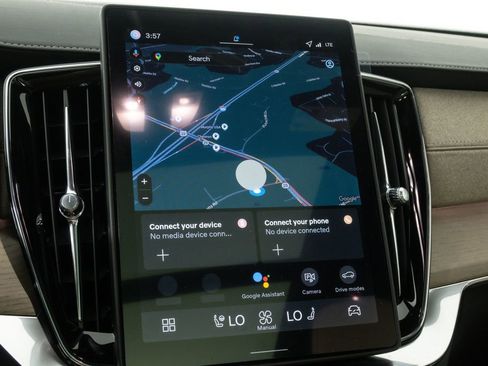 Certified 2026 Volvo XC90 B6 Plus w/ Protection Package Premier image 32