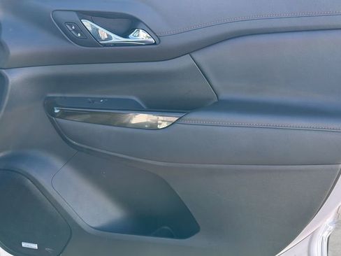 Used 2022 GMC Acadia AT4 image 9