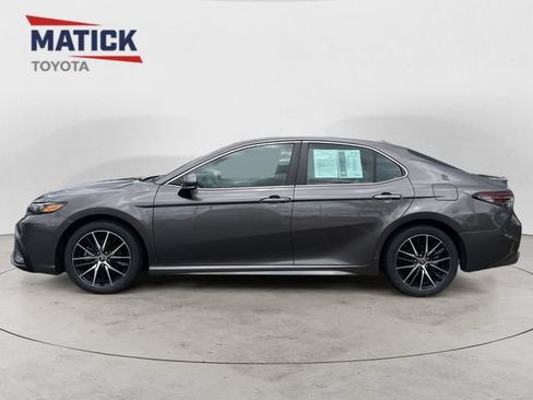 Used 2023 Toyota Camry SE w/ Convenience Package FWD image 4