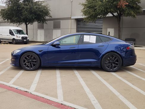 Used 2022 Tesla Model S Plaid image 3