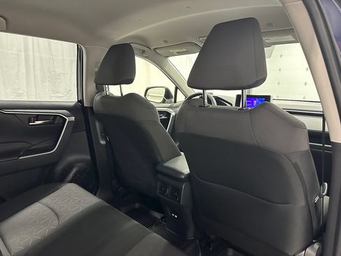 Used 2025 Toyota RAV4 XLE AWD/4WD image 54