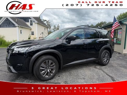 Used 2023 Nissan Pathfinder SV w/ Cargo Package AWD/4WD image 2