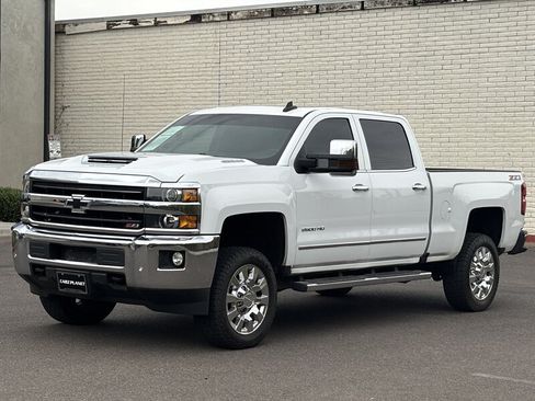 Used 2019 Chevrolet Silverado 2500 LTZ w/ Duramax Plus Package AWD/4WD image 10