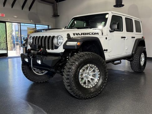 Used 2025 Jeep Wrangler Unlimited Rubicon image 33