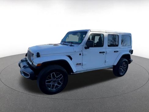 Used 2025 Jeep Wrangler Sahara image 8
