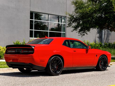 Used 2023 Dodge Challenger SRT Hellcat image 7