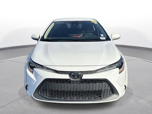 Used 2020 Toyota Corolla LE FWD image 3