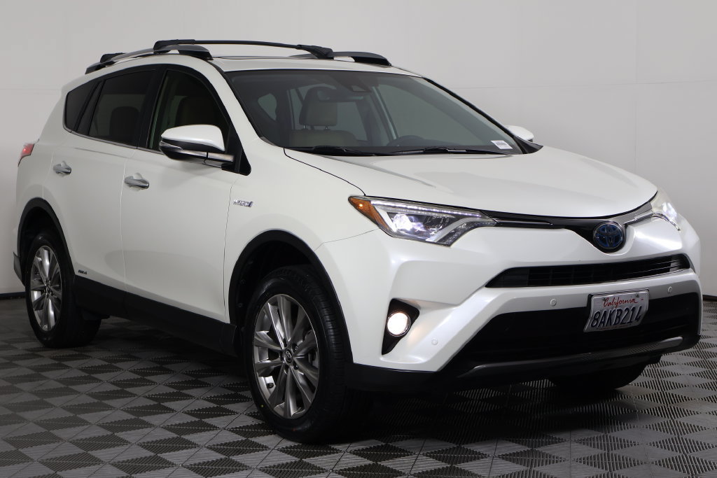 Used 2018 Toyota RAV4 Limited w/ Preferred Accessory Package AWD/4WD image 3