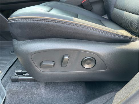 Used 2026 Chevrolet Traverse High Country w/ LPO, Floor Liner Package AWD/4WD image 6