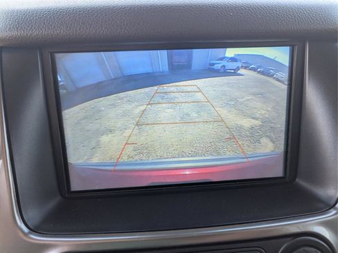 Used 2019 Chevrolet Suburban LT w/ Luxury Package image 17