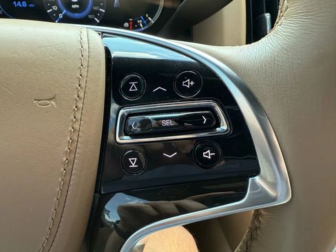 Used 2019 Cadillac Escalade Platinum image 21