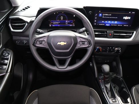 Used 2024 Chevrolet TrailBlazer LS image 9