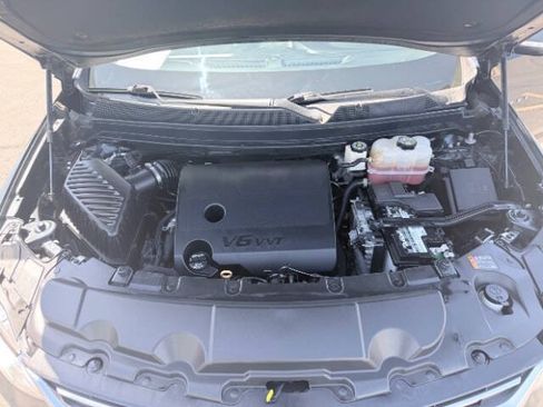 Used 2019 Chevrolet Traverse LT FWD image 19
