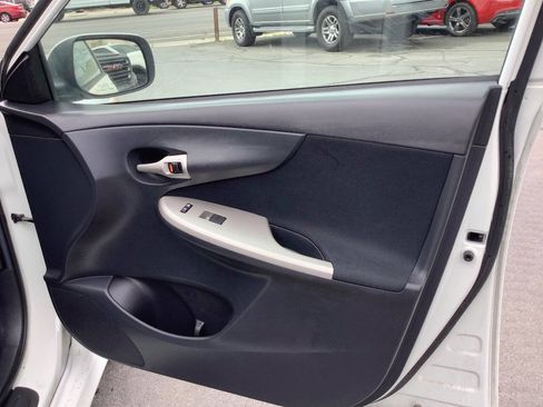 Used 2013 Toyota Corolla S FWD image 32