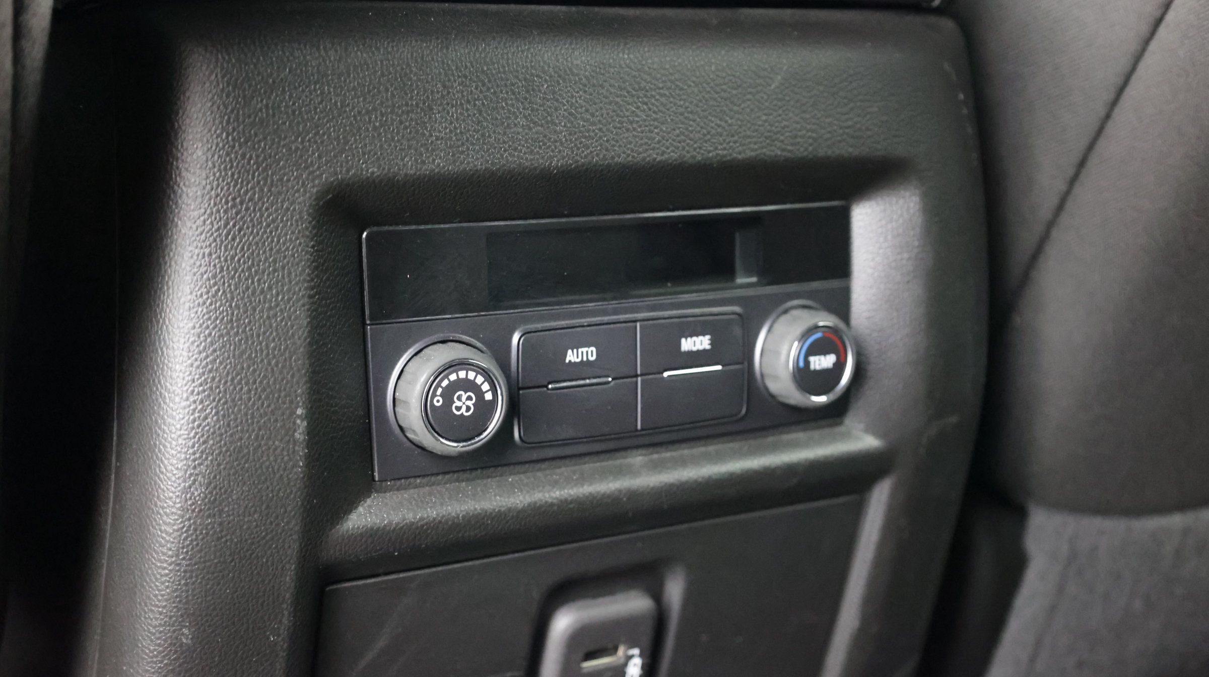 Used 2023 Chevrolet Traverse LT FWD image 31
