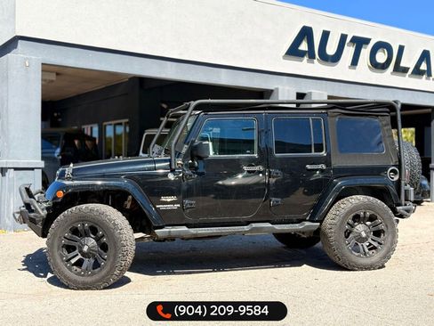Used 2015 Jeep Wrangler Unlimited Sahara image 2
