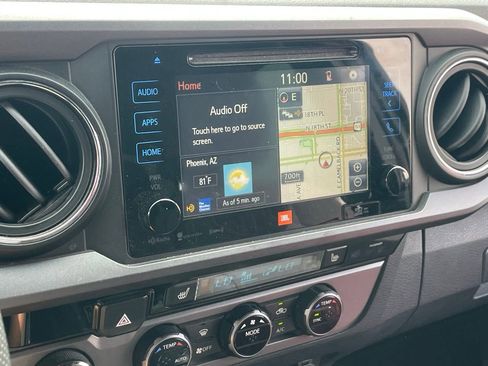 Used 2017 Toyota Tacoma TRD Off-Road image 10