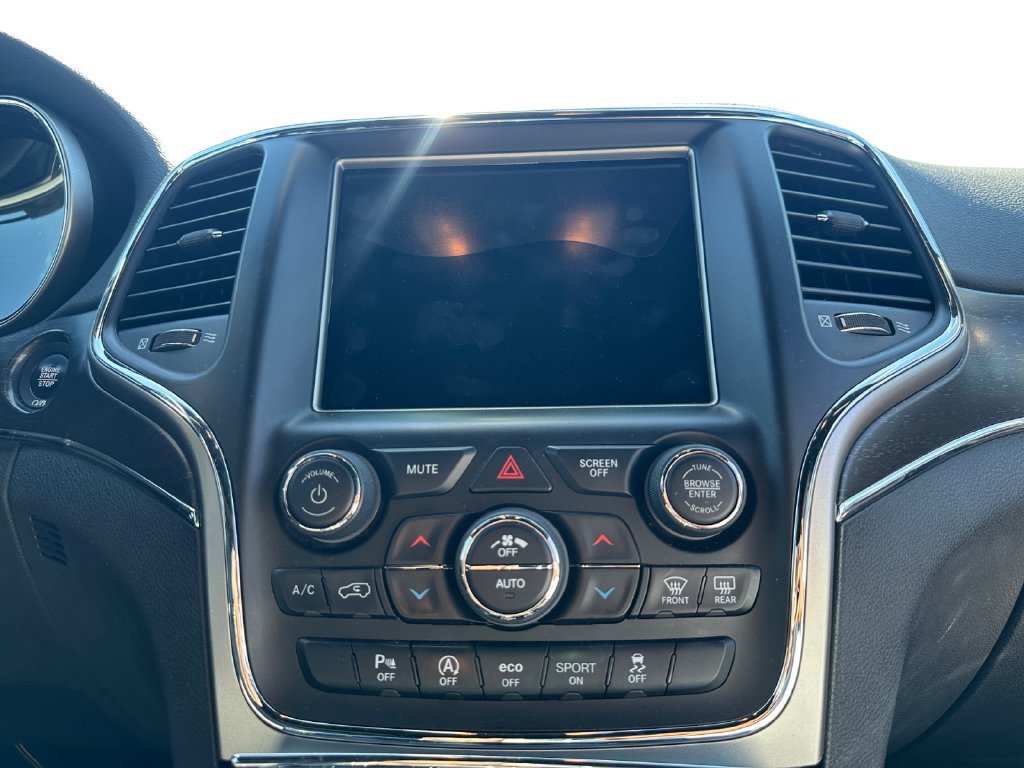 Used 2018 Jeep Grand Cherokee Limited w/ Luxury Group II AWD/4WD image 17