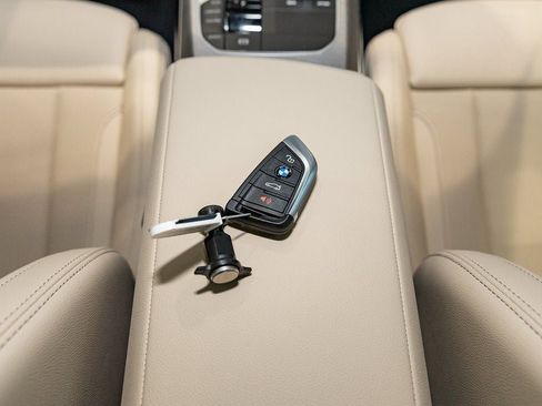 New 2026 BMW 330i xDrive Sedan AWD/4WD image 40