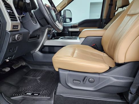 Used 2022 Ford F250 Lariat w/ Tremor Off-Road Package image 8