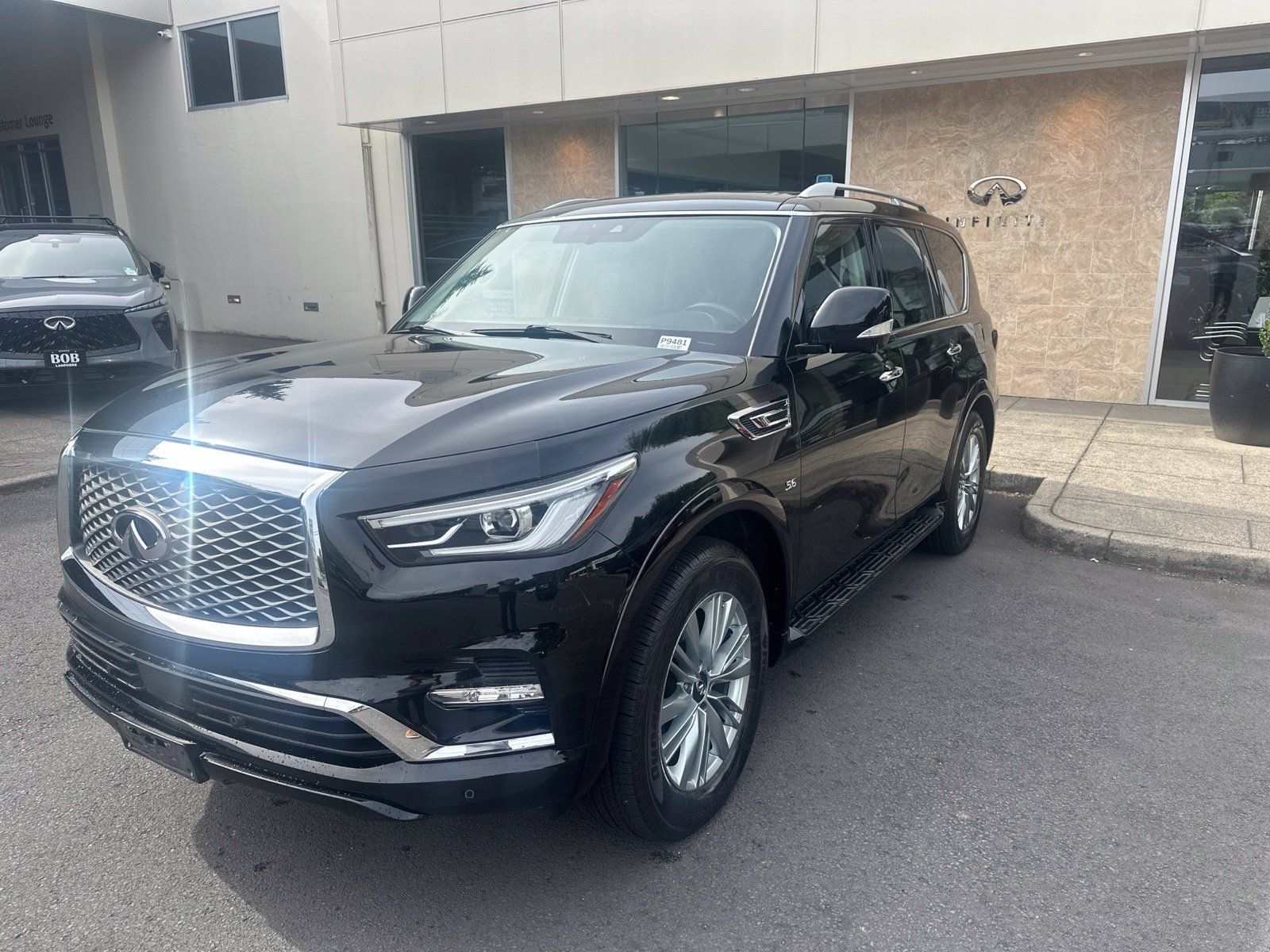 Used 2019 INFINITI QX80 Luxe w/ Proassist Package AWD/4WD image 1
