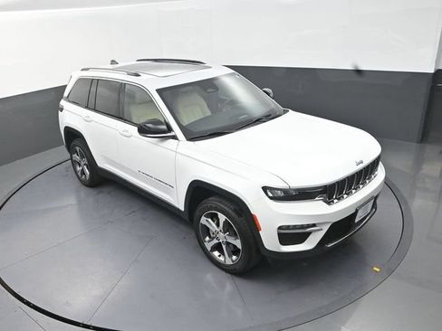 Used 2022 Jeep Grand Cherokee Limited 4xe AWD/4WD image 11