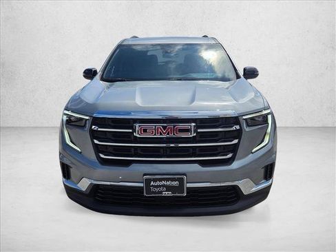 Used 2025 GMC Acadia Elevation FWD image 2