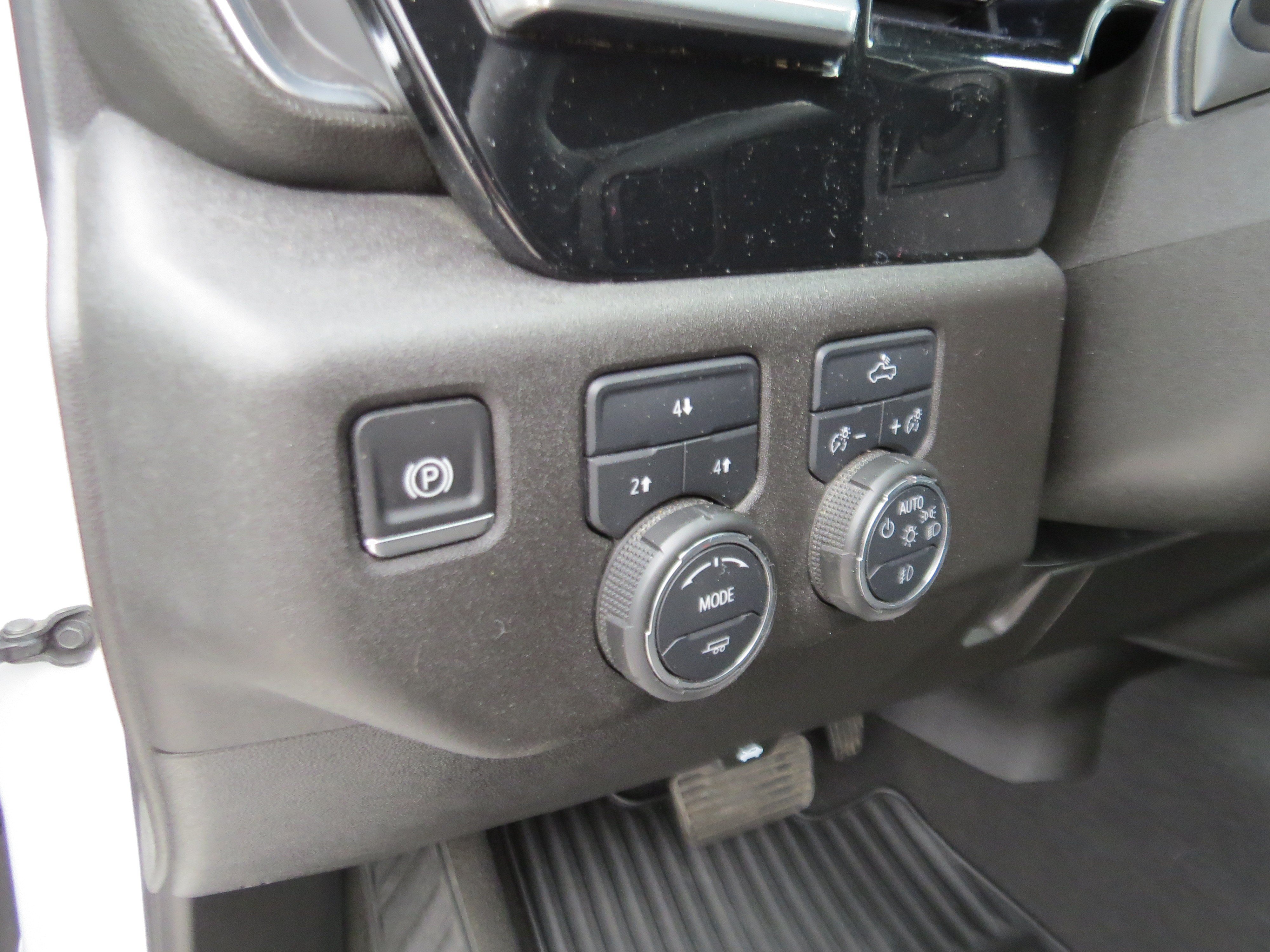 Used 2025 Chevrolet Silverado 2500 LT w/ Convenience Package AWD/4WD image 20