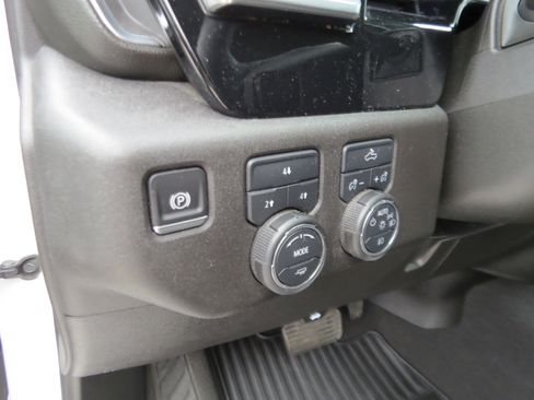 Used 2025 Chevrolet Silverado 2500 LT w/ Convenience Package AWD/4WD image 20