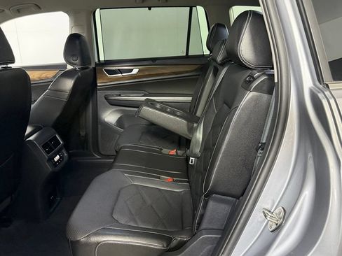 Used 2024 Volkswagen Atlas SE AWD/4WD image 26