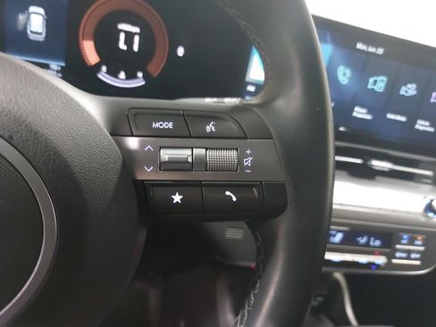 Certified 2025 Hyundai Kona SEL AWD/4WD image 17
