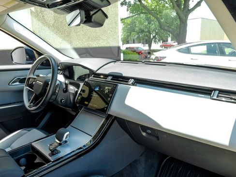 Used 2024 Land Rover Range Rover Velar S AWD/4WD image 18