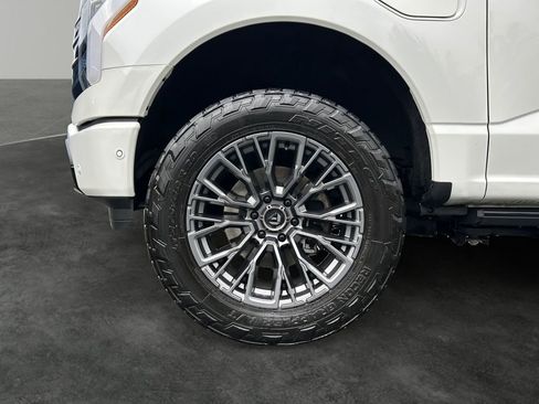 Used 2023 Ford F150 Lightning Platinum AWD/4WD image 5