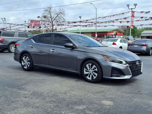 Used 2024 Nissan Altima 2.5 S image 21